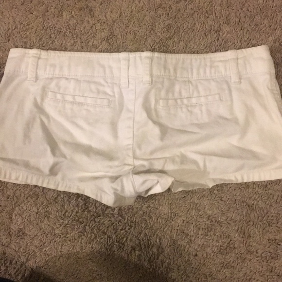 White Abercrombie shorts size 2 - Picture 2 of 3